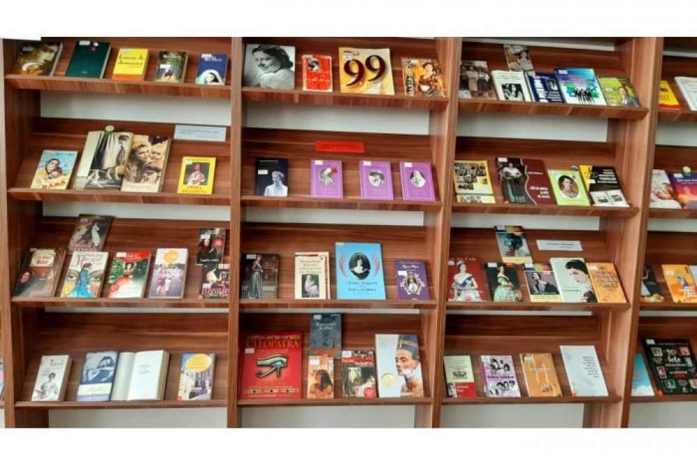 O expoziție dedicată zilei de 8 martie a fost deschisă la Biblioteca Națională